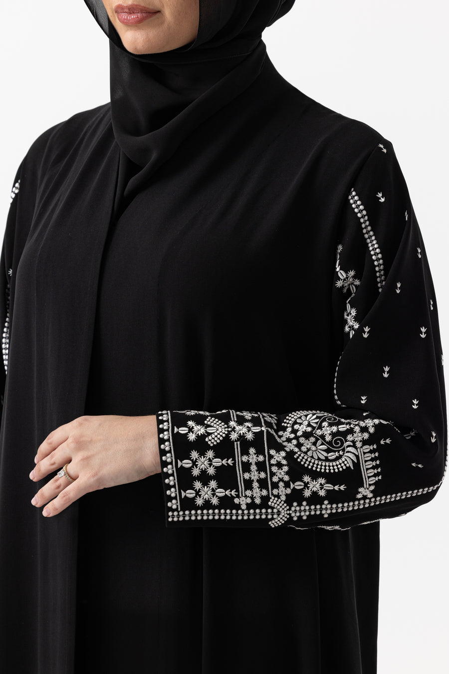 Noir Et Blanc Chic Abaya