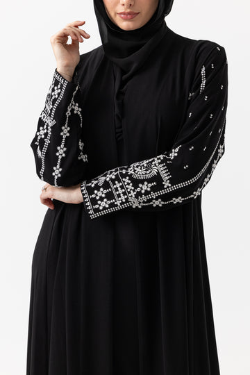 Noir Et Blanc Chic Abaya