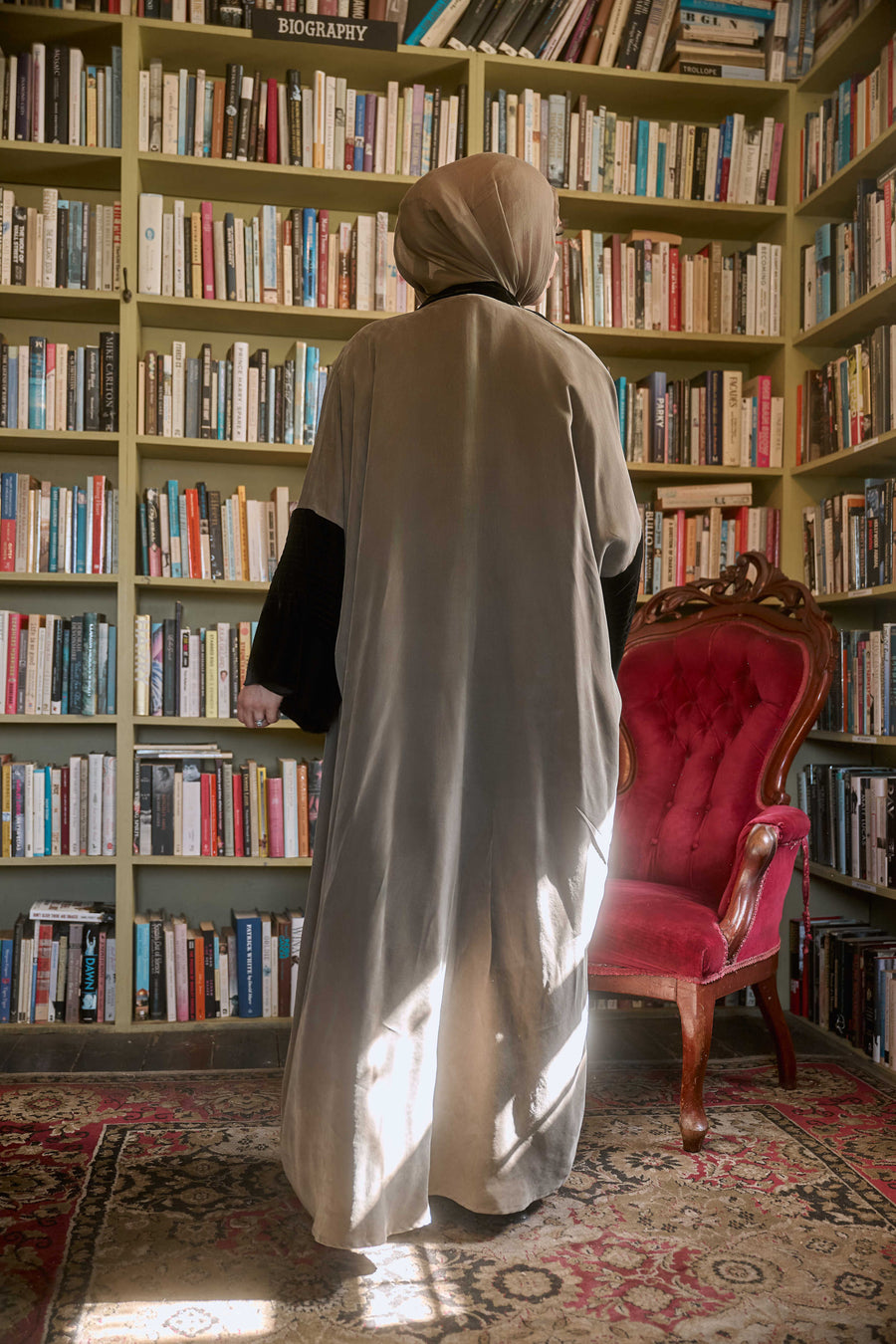 Noir Velvet Abaya
