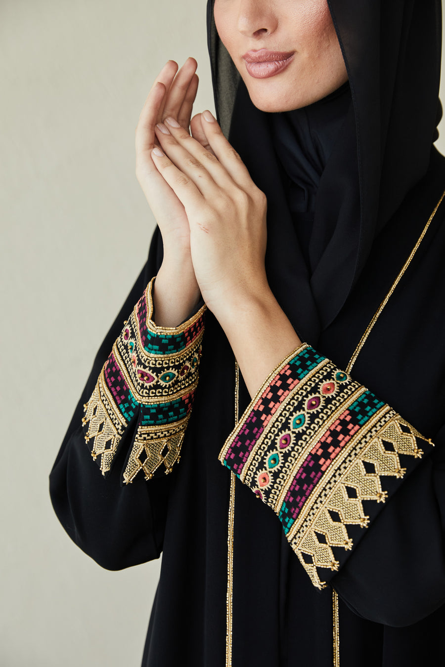 Deluna Abaya