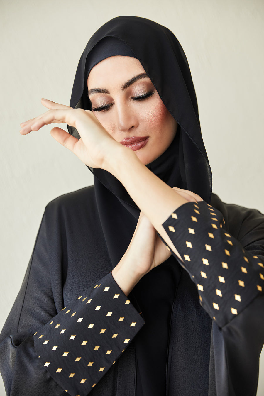 Dainty Abaya