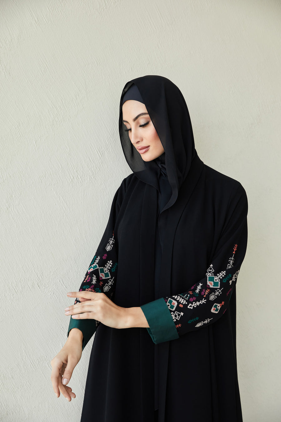 Delicate Abaya