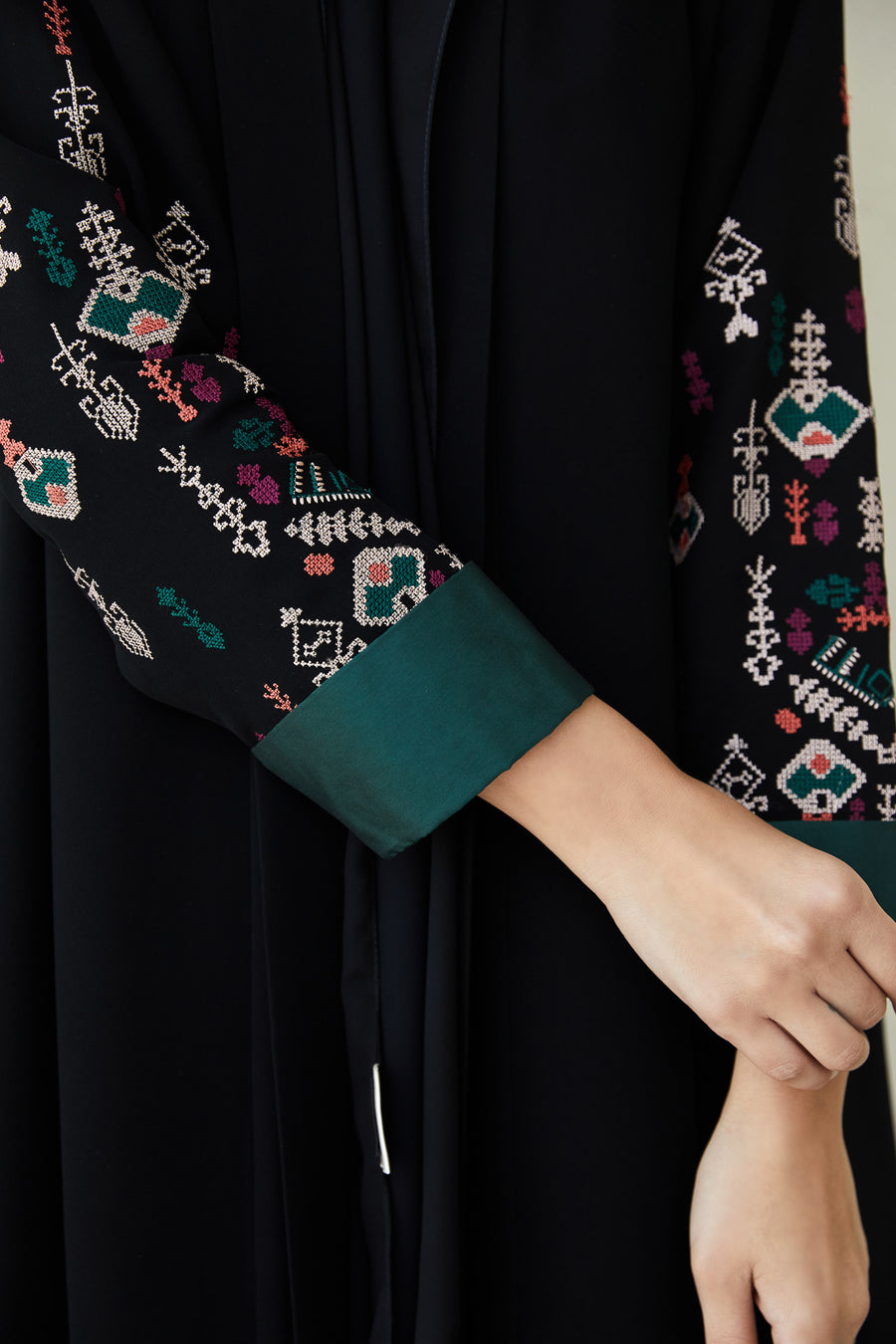 Delicate Abaya