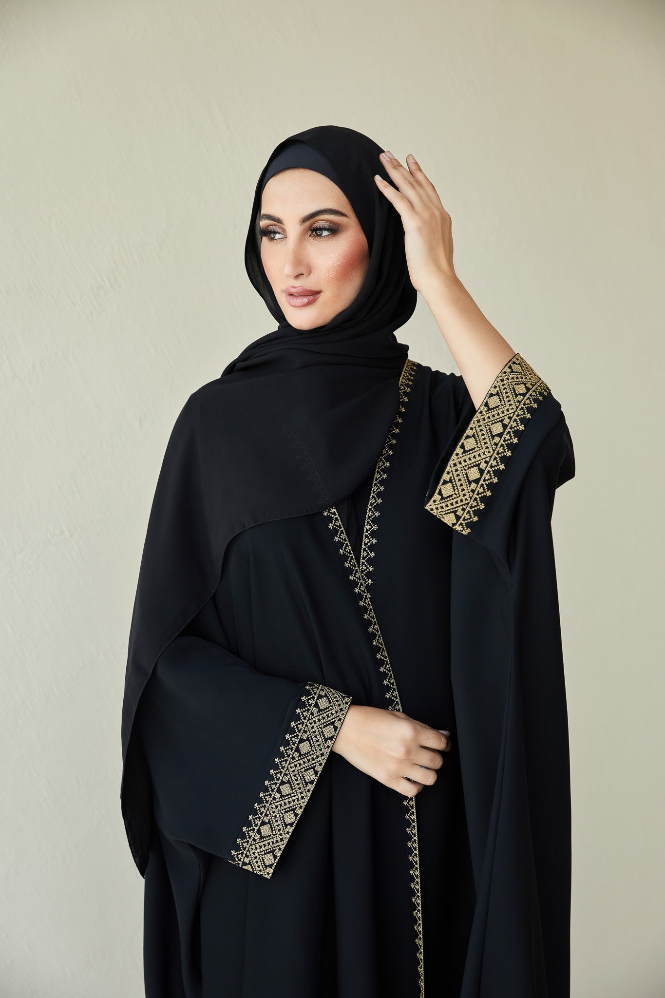 Simply Bold Abaya
